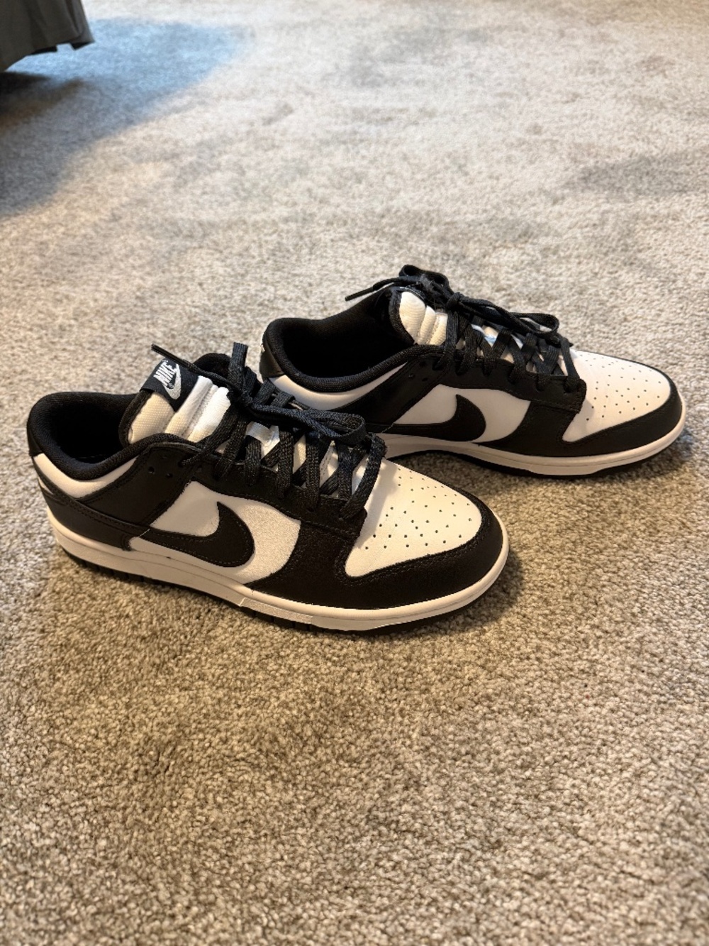 Mens 8.5/Womens 10 New and Unused Nike Panda Dunks